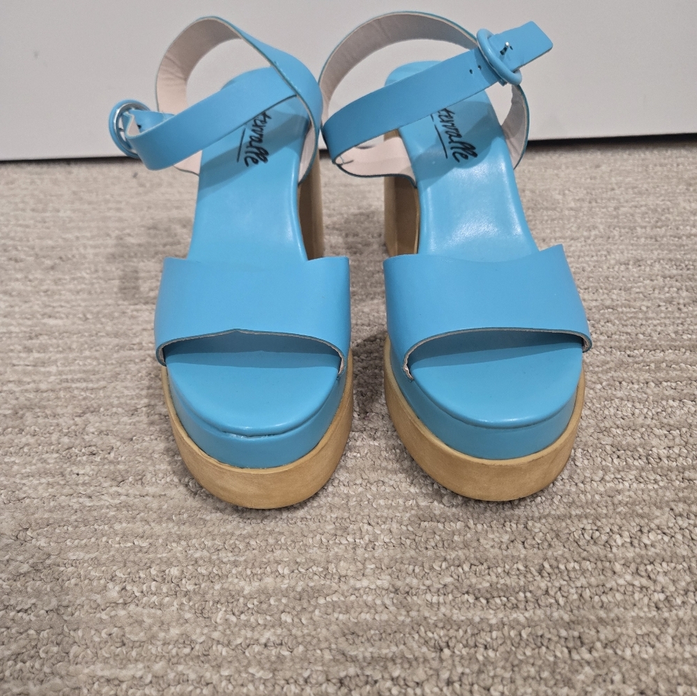 BNIB Blue Platform Sandals - Picture 3 of 9